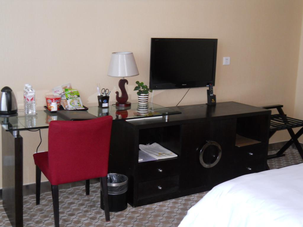Yijing Holiday Hotel Yimeng Road Linyi  Exterior foto