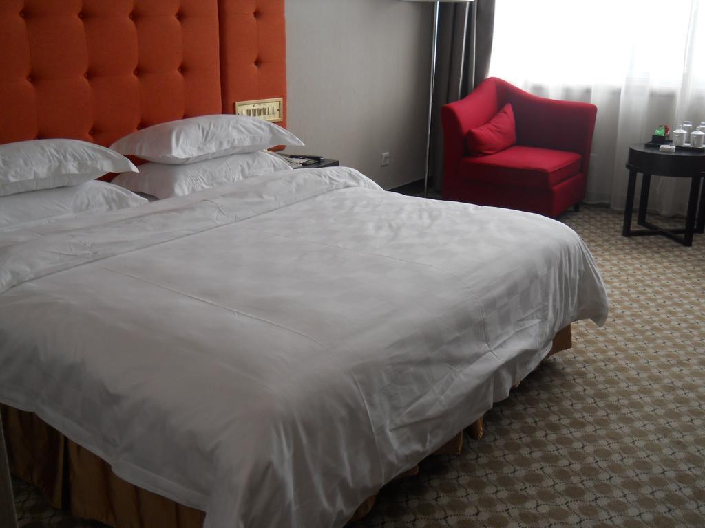 Yijing Holiday Hotel Yimeng Road Linyi  Quarto foto