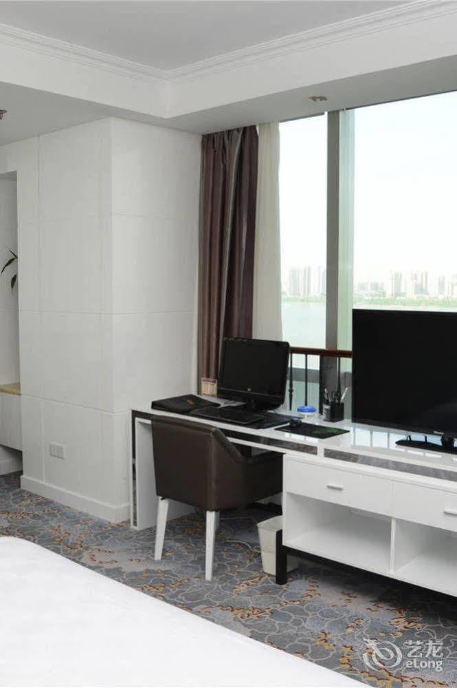 Yijing Holiday Hotel Yimeng Road Linyi  Exterior foto