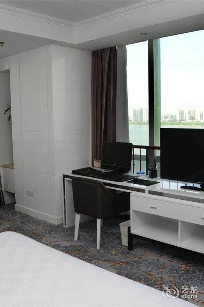 Yijing Holiday Hotel Yimeng Road Linyi  Exterior foto